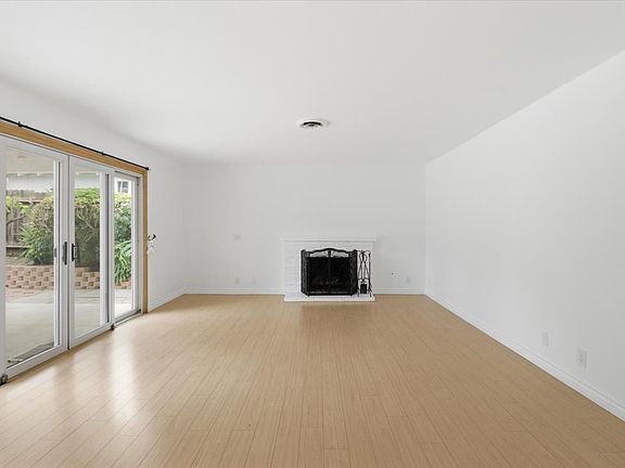 4th image of 577 Houston Dr