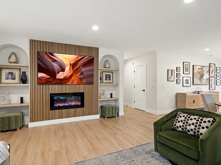 3515 E Piccadilly Rd — Photo 2
