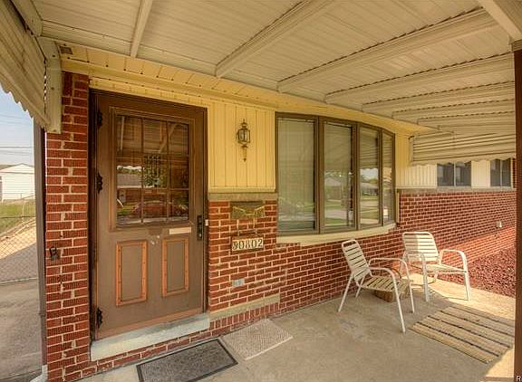 2nd image of 30802 Mackenzie Dr