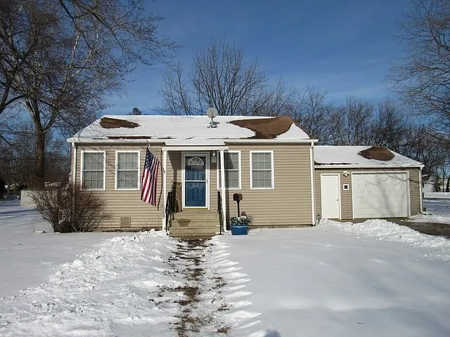 512 N Circle Dr photo 1