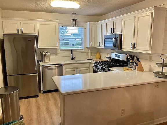 4th image of 3313 Oakdale Pl