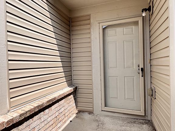 4th image of 15051 Marsh Creek Ct