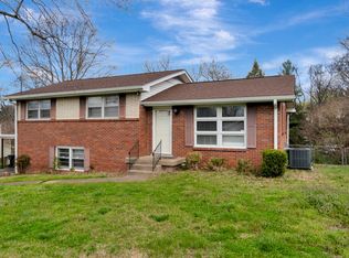 707 Robert Burns Dr, Nashville, TN 37217