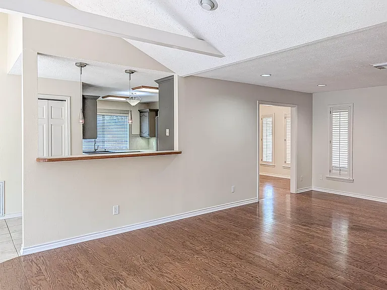 10631 Del Monte Dr — Photo 13