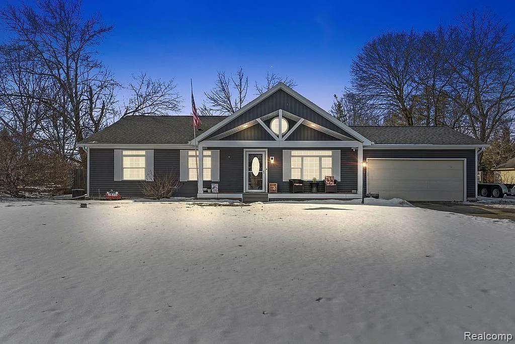 6356 Samson Dr photo 1