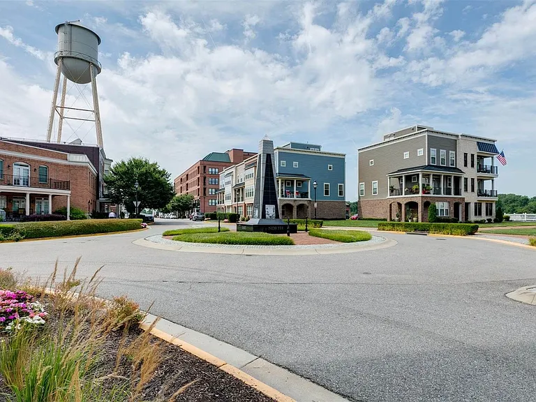 East 51 At Rocketts Landing — Photo 15
