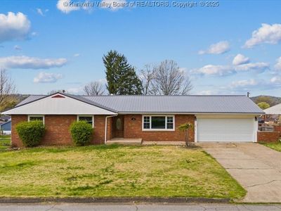 408 Fitzhugh St, Ravenswood, WV, 26164