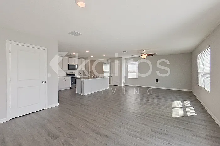 8610 SW 44th Ct — Photo 3