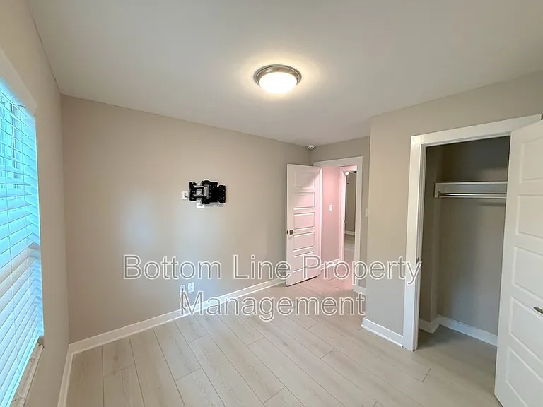 4117 Oak Forest Dr — Photo 14