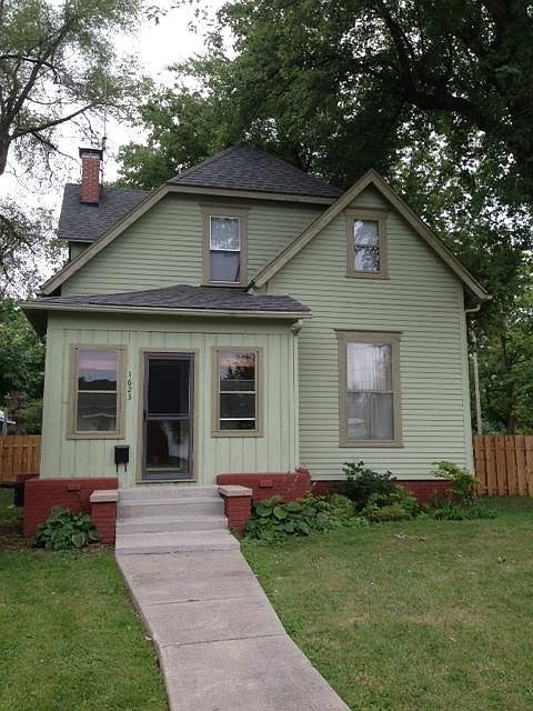 FRONT OF HOUSE
