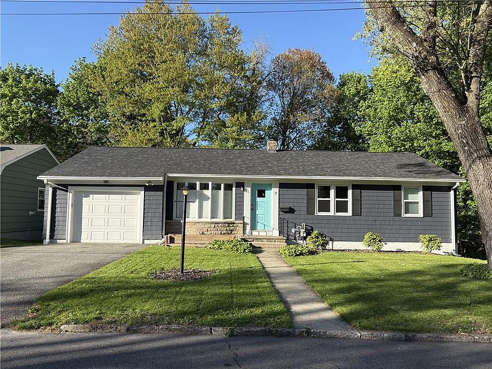 1st image of 7 Parkway Dr