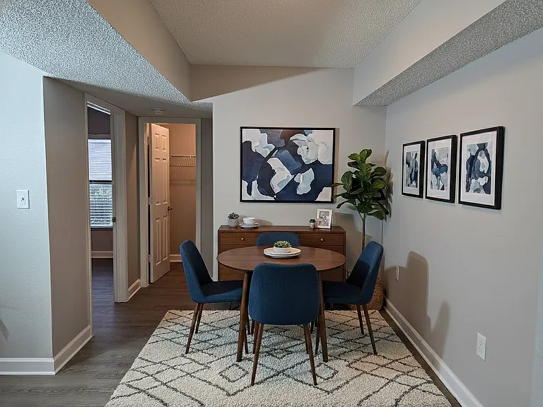 The Palms of Clearwater Dining Room (virtually staged)