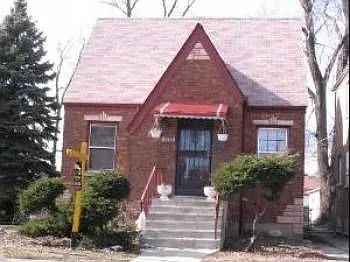 10238 S Rhodes Ave photo 1