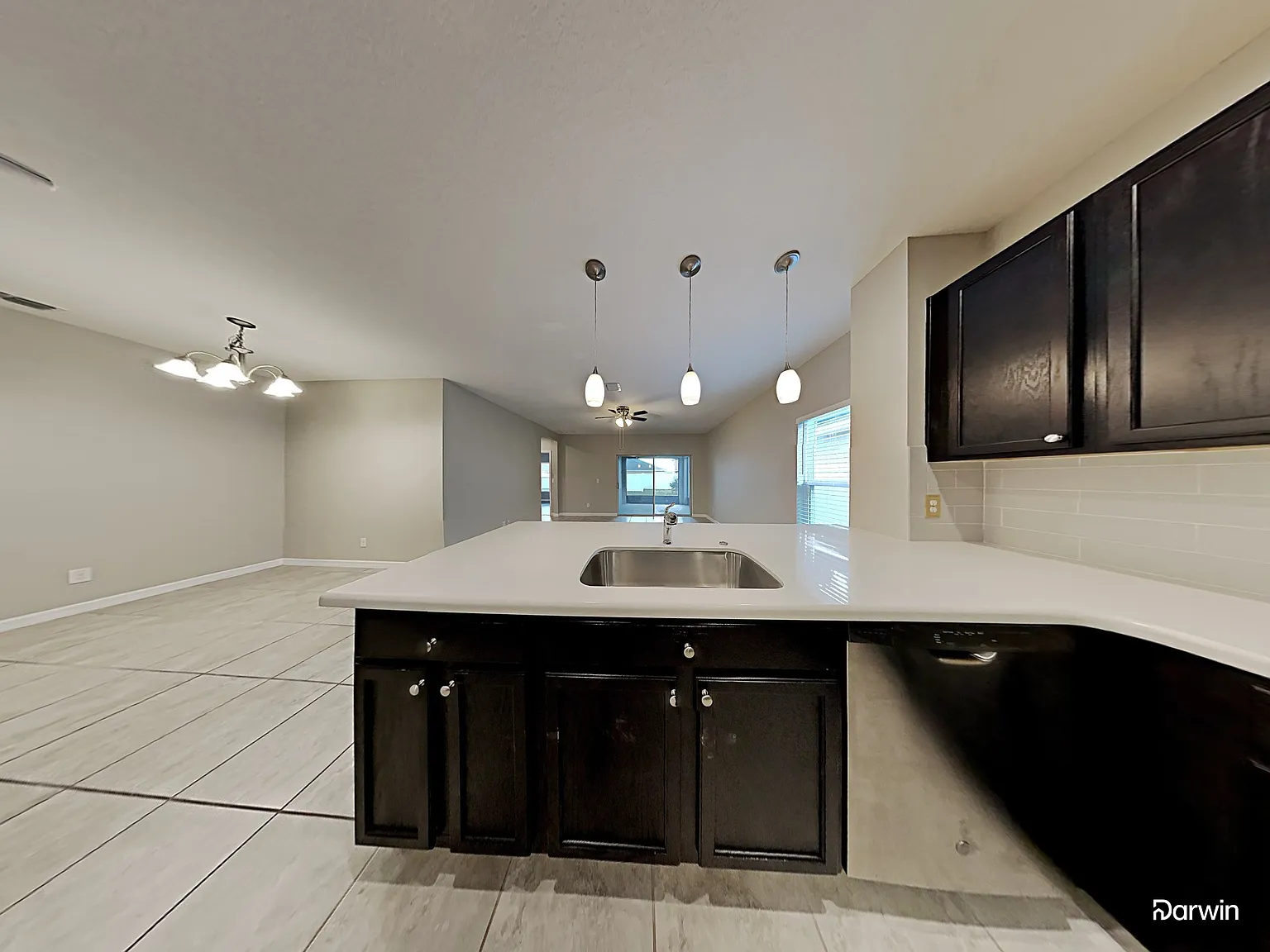 3 bed, 2.0 bath, 1699 sqft, $2,460 — Photo 2