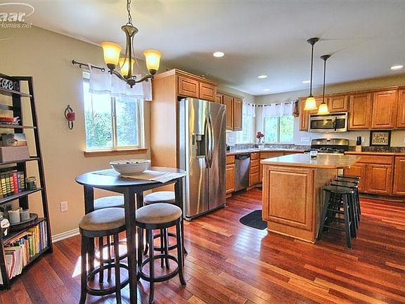 3rd image of 16220 Hill Forest Dr