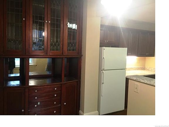 4th image of 63 Barker St