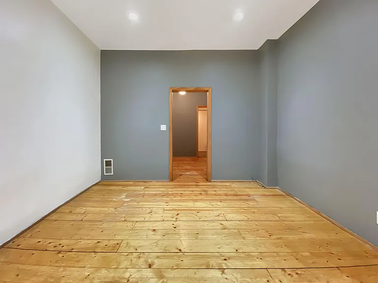 1003 N Wolcott Ave #2R — Photo 11