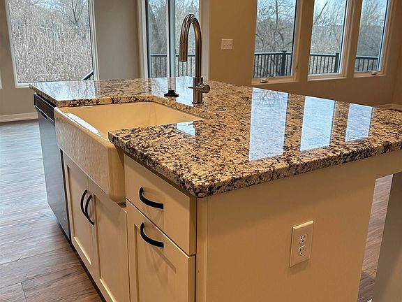 4th image of 4913 Heartland Dr