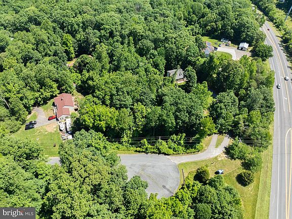 2nd image of 45570 Seven Gables Ln
