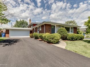 9054 W 92nd Pl, Oak Lawn, IL