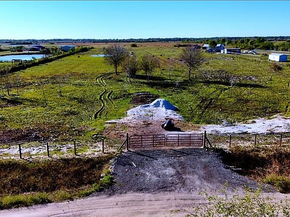 3rd image of 21931 Williams Dr