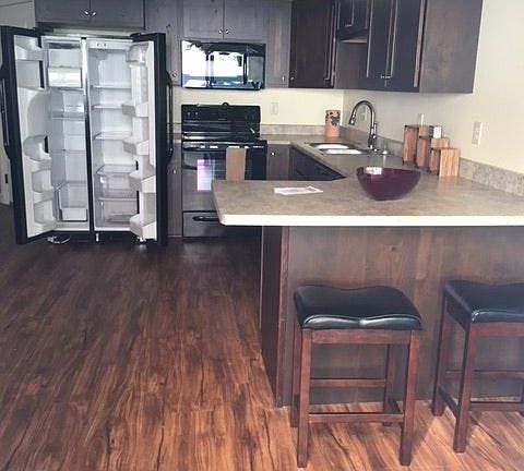 Kitchen - appliances furnished