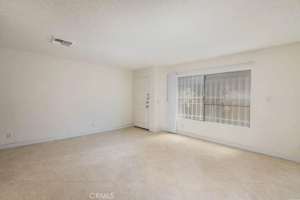 2 bed, 1218 sqft, $3,250 — Photo 2
