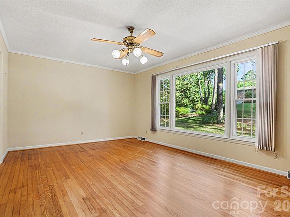 4th image of 512 Guilford Rd