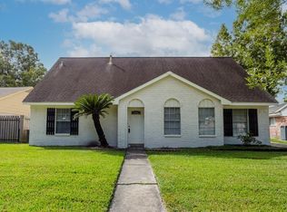 12415 Pine Knoll Dr, Houston, TX 77099