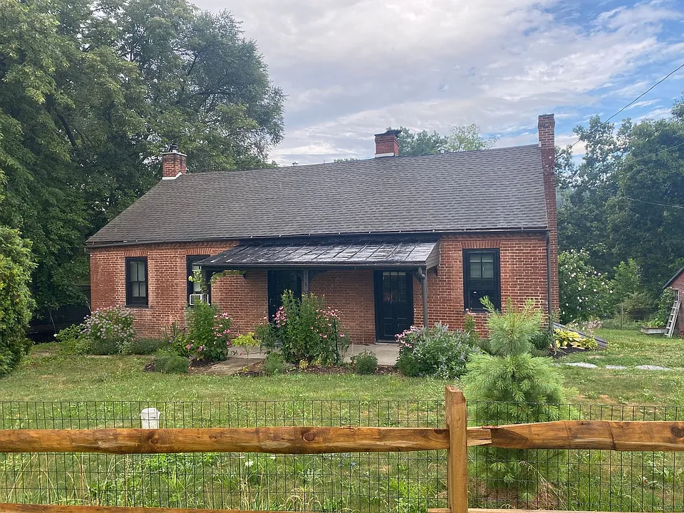 898 Menges Mills Rd