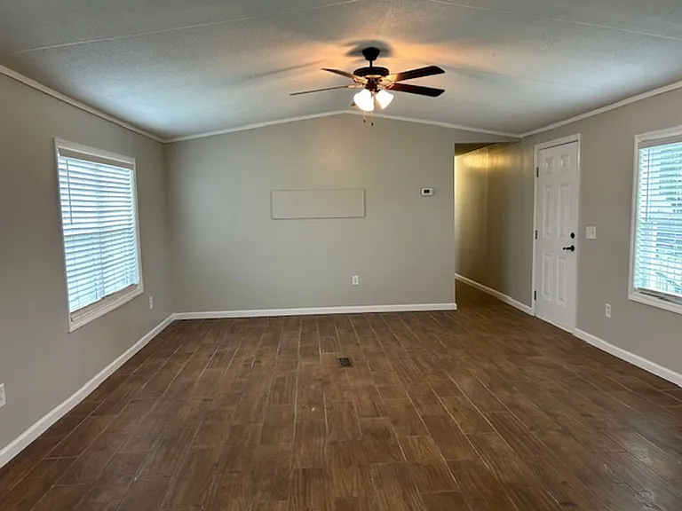 1245 Howell Rd — Photo 1