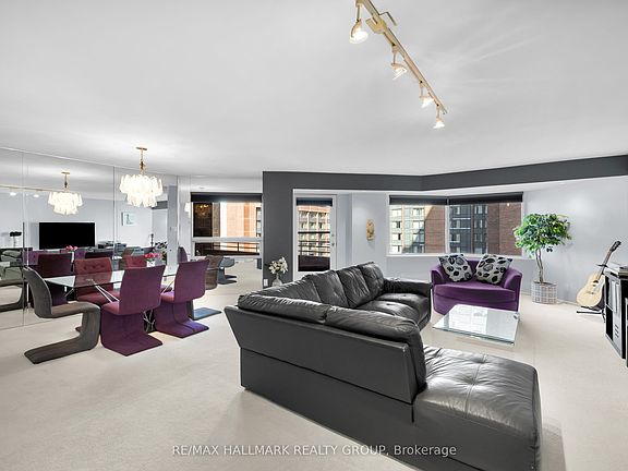 2nd image of 151 Bay St #810