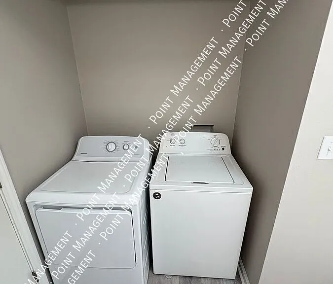 309 Lakehurst Ave — Photo 6