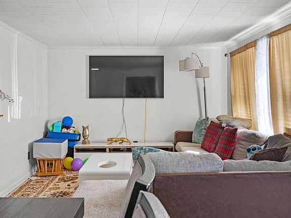 4th image of 2 Banks Lane