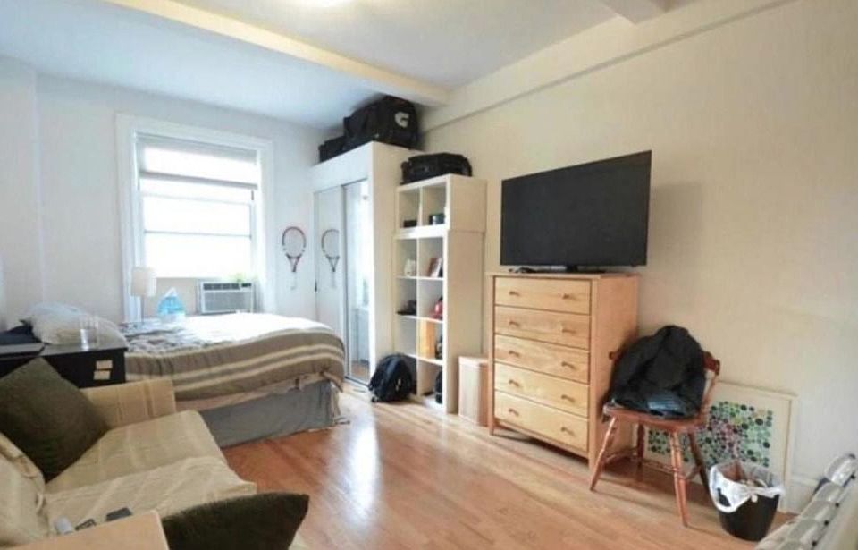 1st image of 200 W 70th St APT 8L3