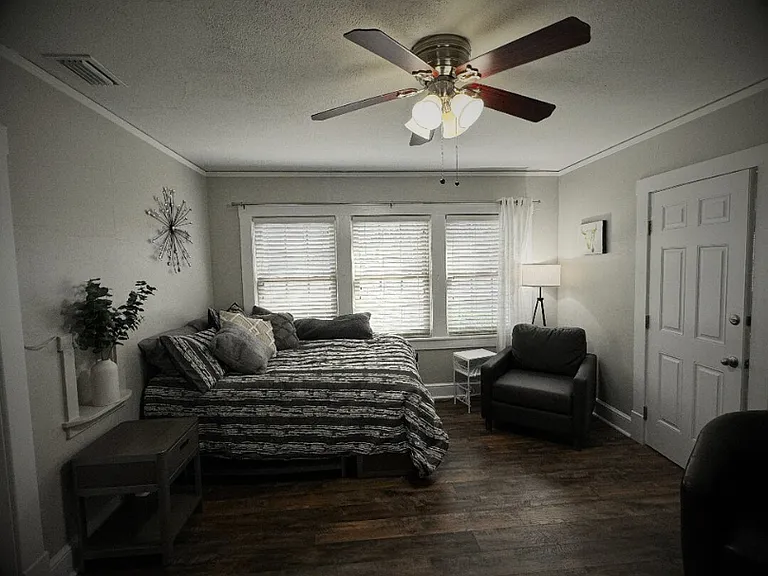 317 De Soto St #2 — Photo 9