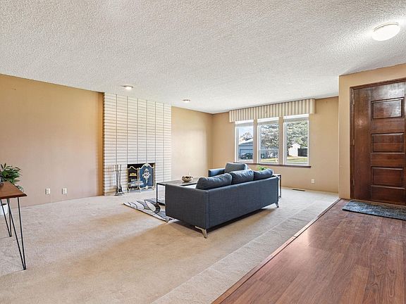 4th image of 1924 Cypress Pl