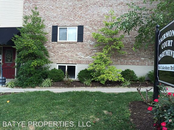 2nd image of 164 Lakeshore Dr APT 15