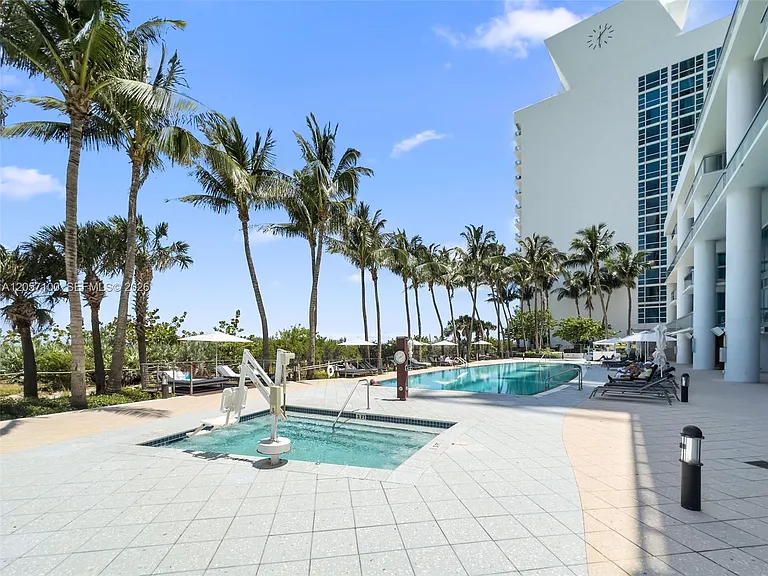 6799 Collins Ave #1103 — Photo 29