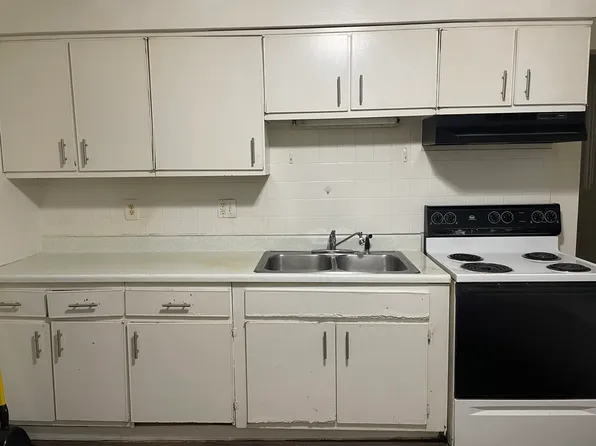 1921 W 8th St APT F, Muncie, IN 47302