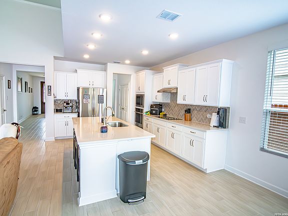 4th image of 149 Mallorys Way