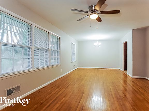 3rd image of 2412 Coronado Dr