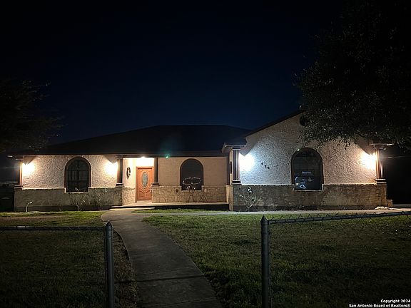 2nd image of 614 Darby Blvd.