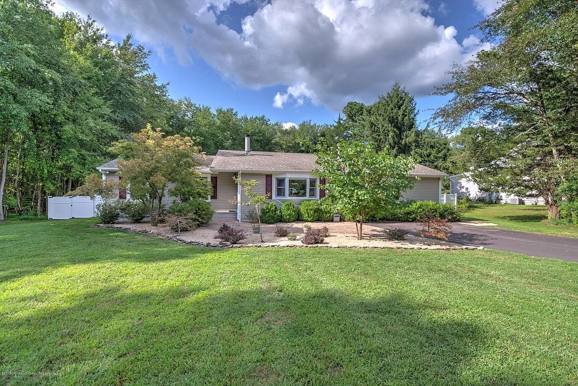 645 Eltone Rd photo 1