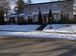 731 Lynne Dr, Waukesha, WI 53186