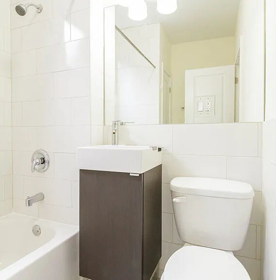 2870 N Clark St #1 — Photo 5