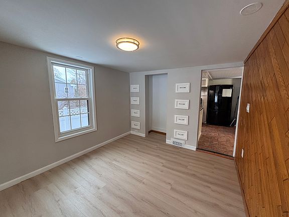 5th image of 14 Leonard St #1