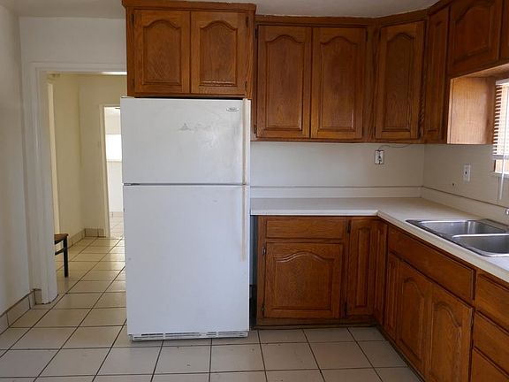 5th image of 460 S 10th Ave
