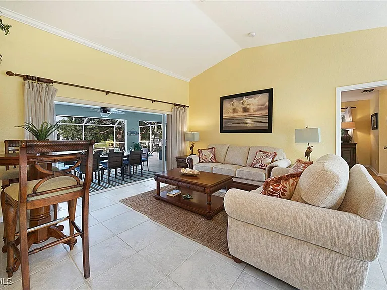 4138 SW 5th Ave — Photo 9