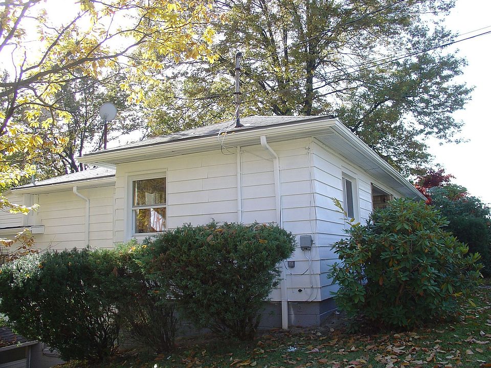 1st image of 471 Wood St